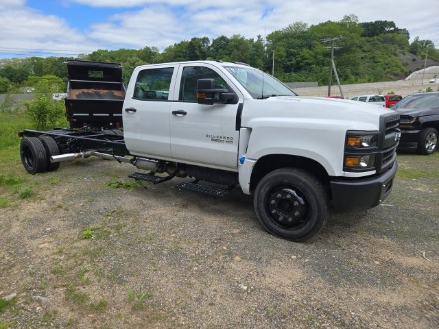2024 Chevrolet Silverado 4500 Medium Duty Chassis Cab Work Truck's photo