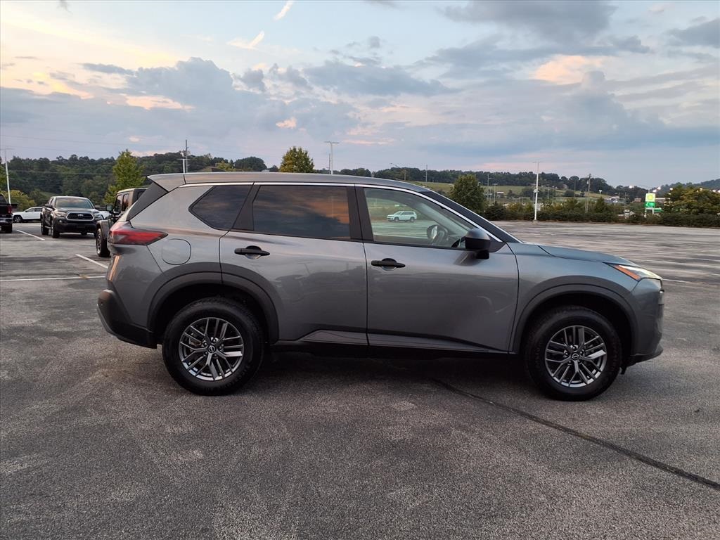 2023 Nissan Rogue S photo 18