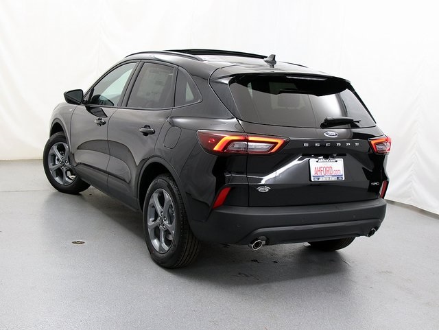 2026 Ford Escape ST-Line photo 3