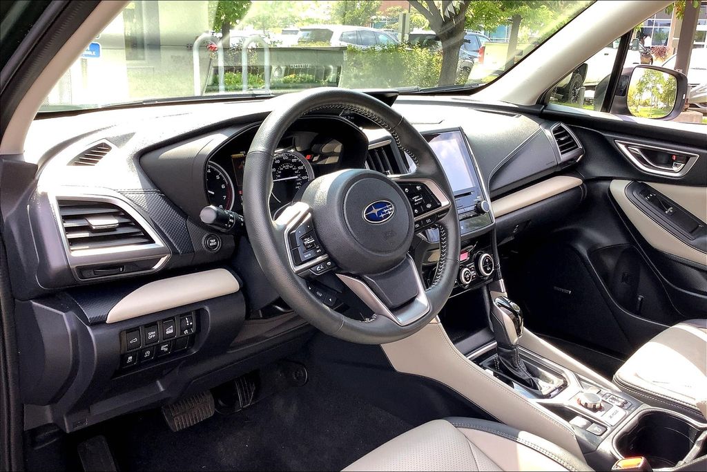 2022 Subaru Forester Limited photo 13