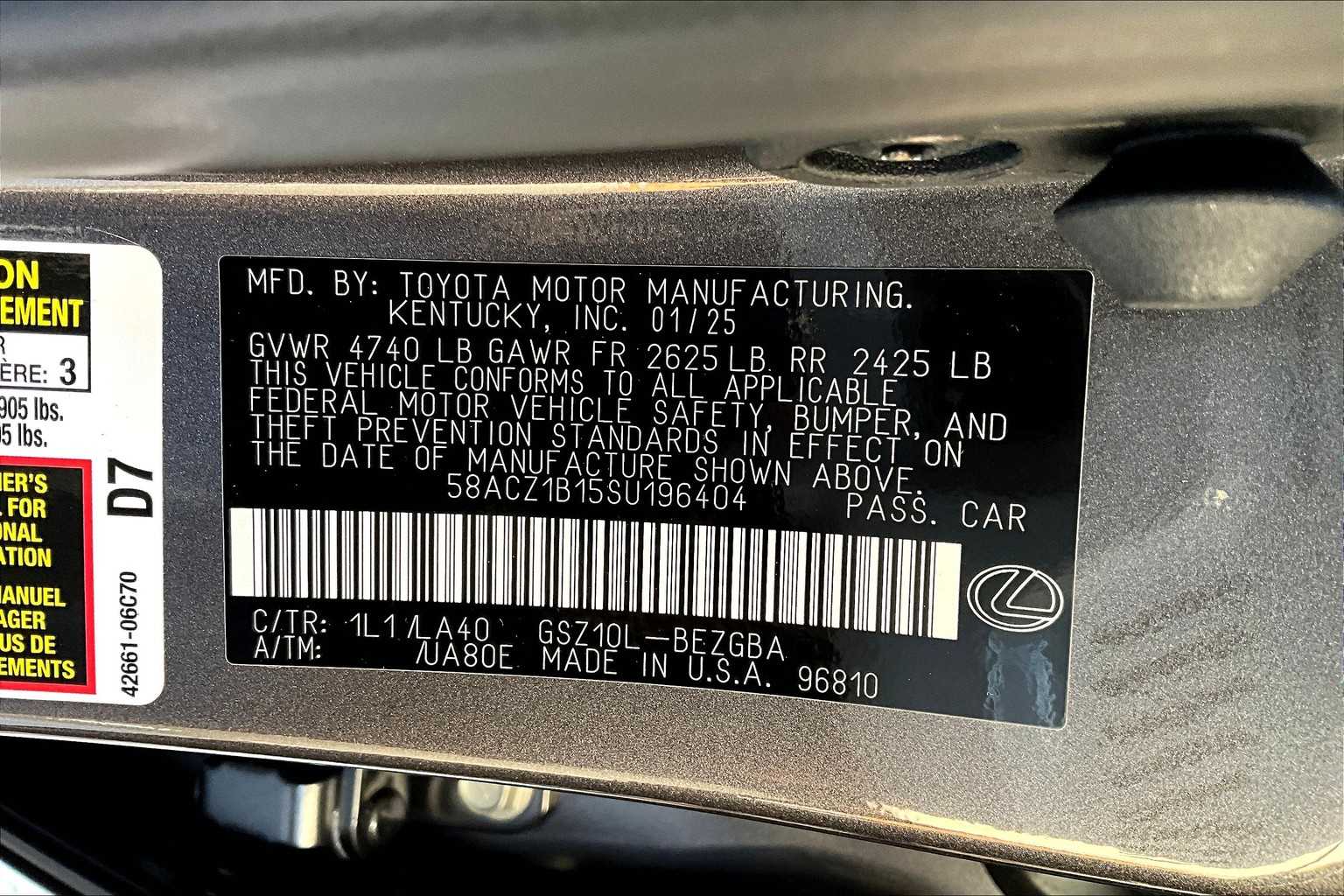 2025 Lexus ES 350 - Photo 17