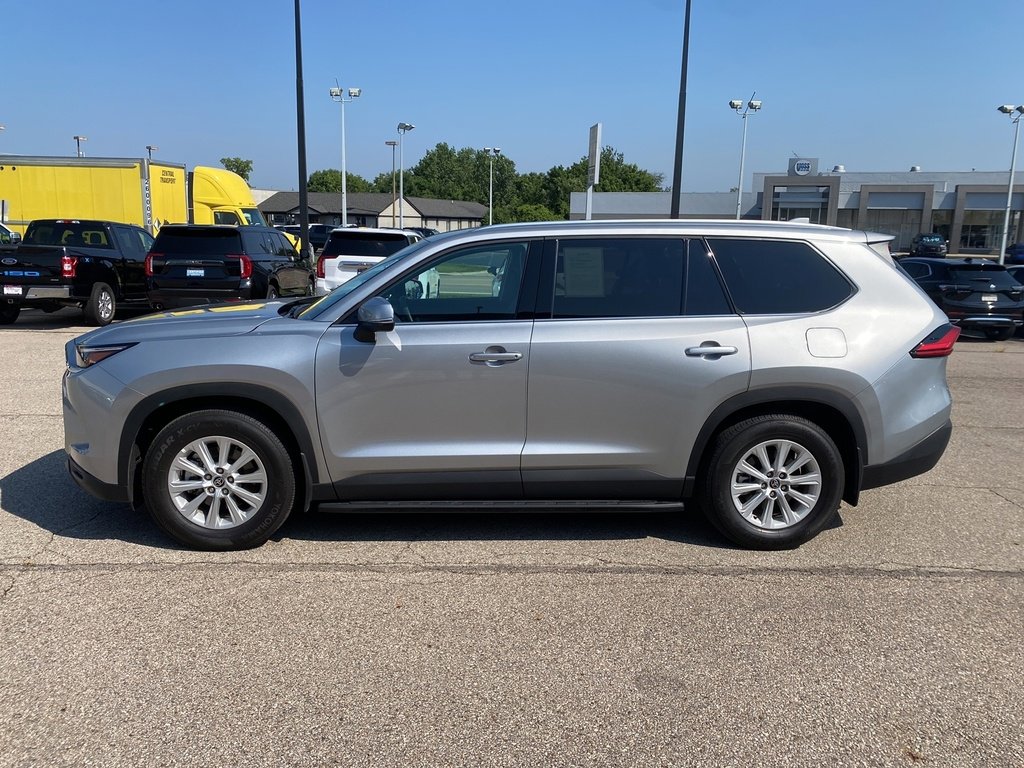 2024 Toyota Grand Highlander Hybrid XLE photo 2