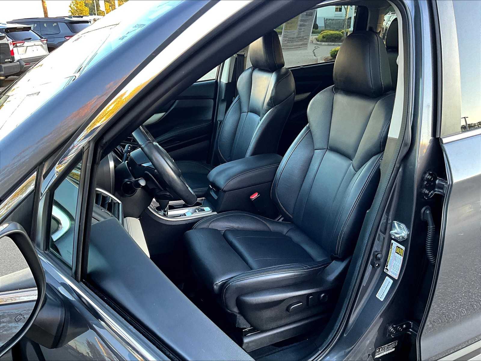 2022 Subaru Ascent Limited photo 7