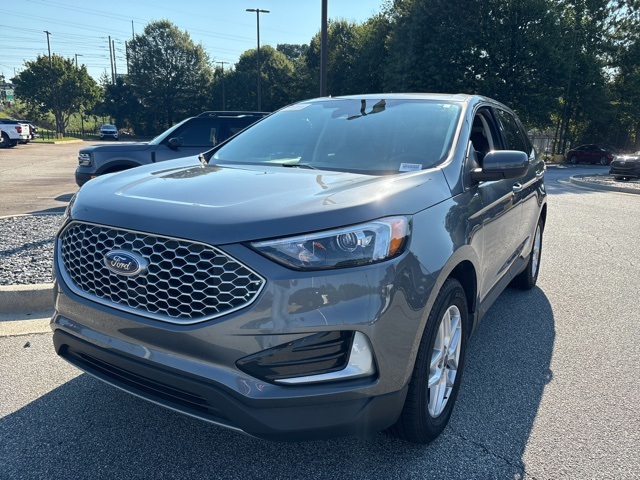 2024 Ford Edge SEL photo 3
