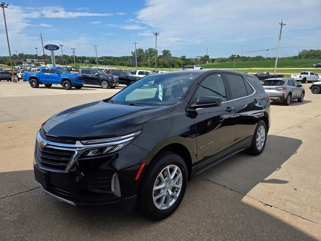2023 Chevrolet Equinox LT photo 3