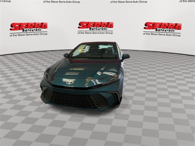 2025 Toyota Camry SE photo 4