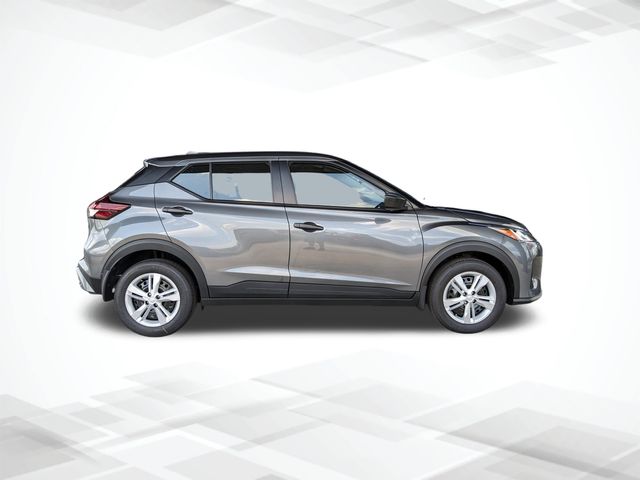 2025 Nissan Kicks Play S photo 2
