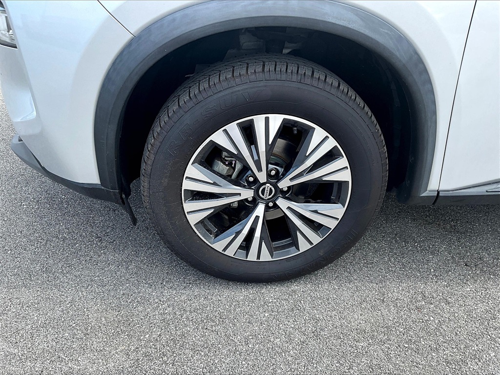 2021 Nissan Rogue SV photo 6