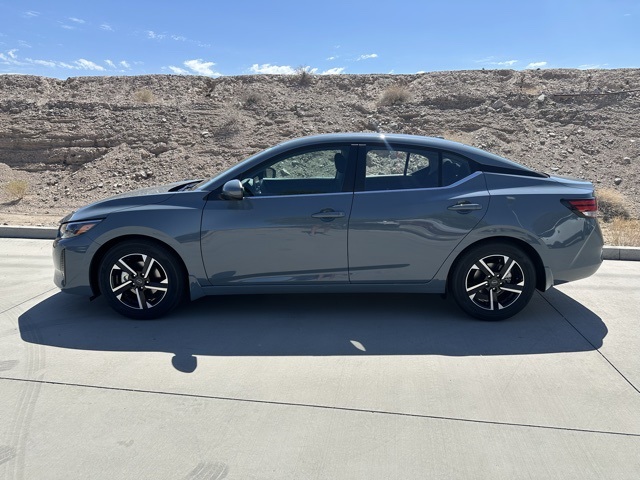 2025 Nissan Sentra SV photo 4