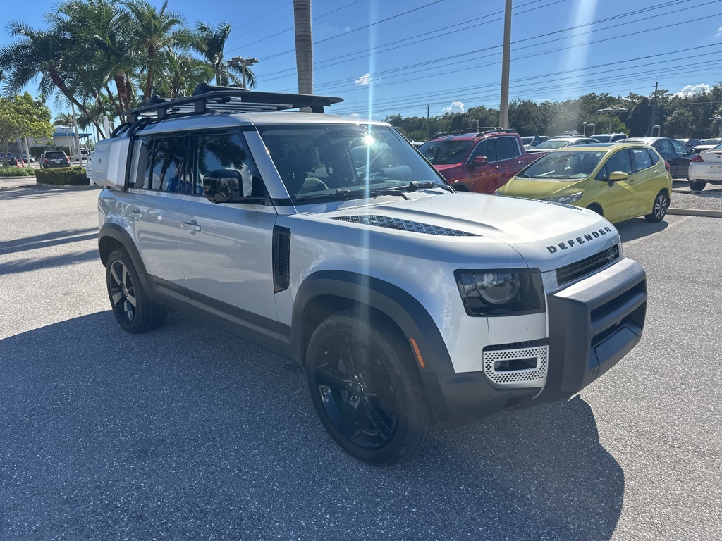 2023 Land Rover Defender 110 SE photo 2