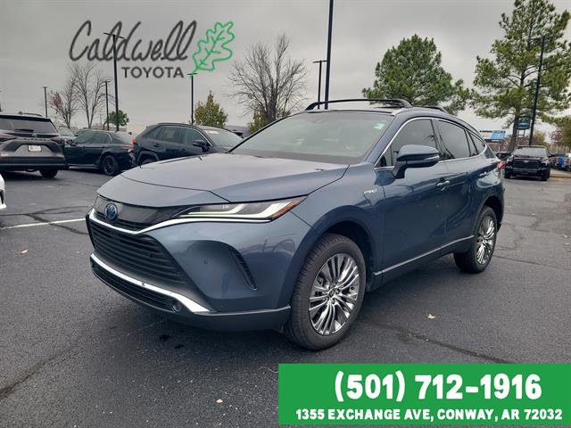 2021 Toyota Venza XLE's photo