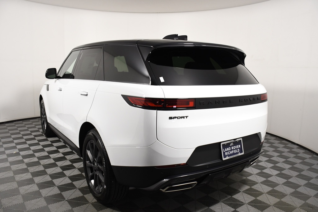 2025 Land Rover Range Rover Sport SE photo 4