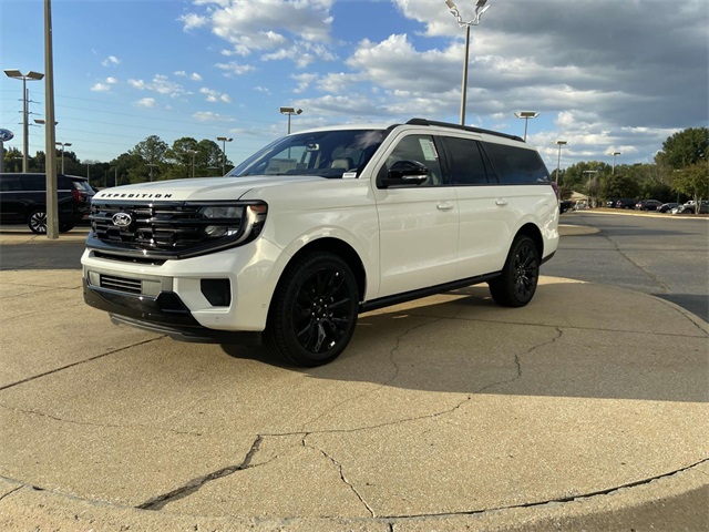 2025 Ford Expedition MAX Platinum photo 3