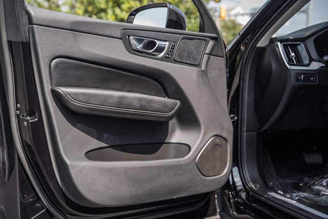 2022 Volvo XC60 Inscription photo 31