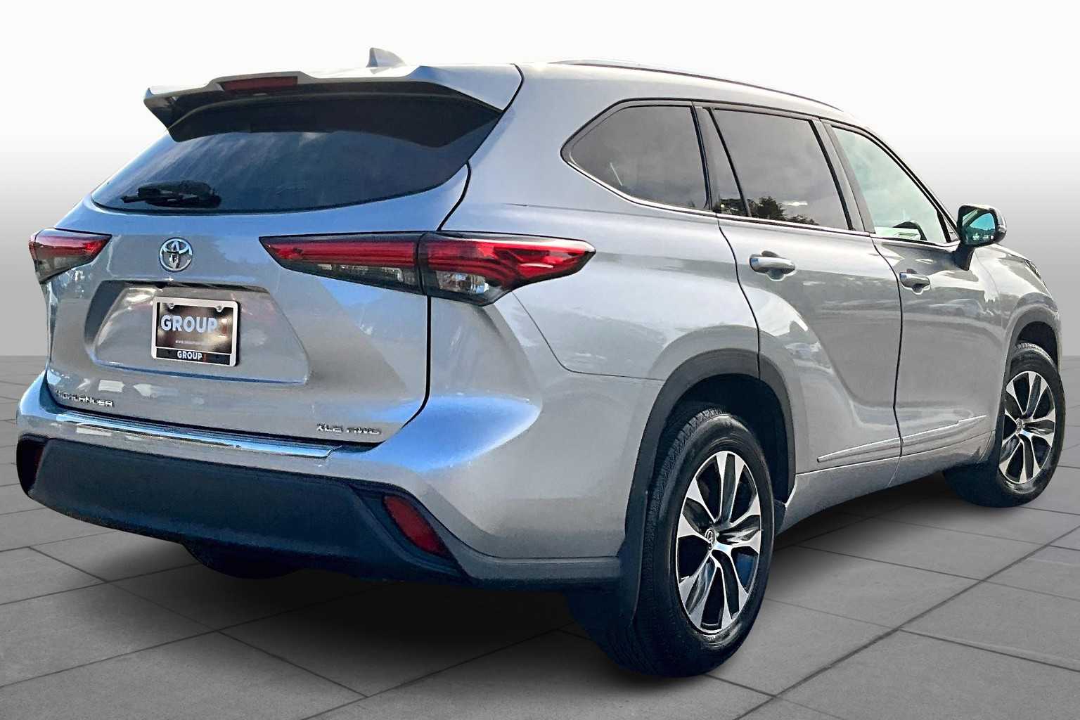 2020 Toyota Highlander XLE photo 5