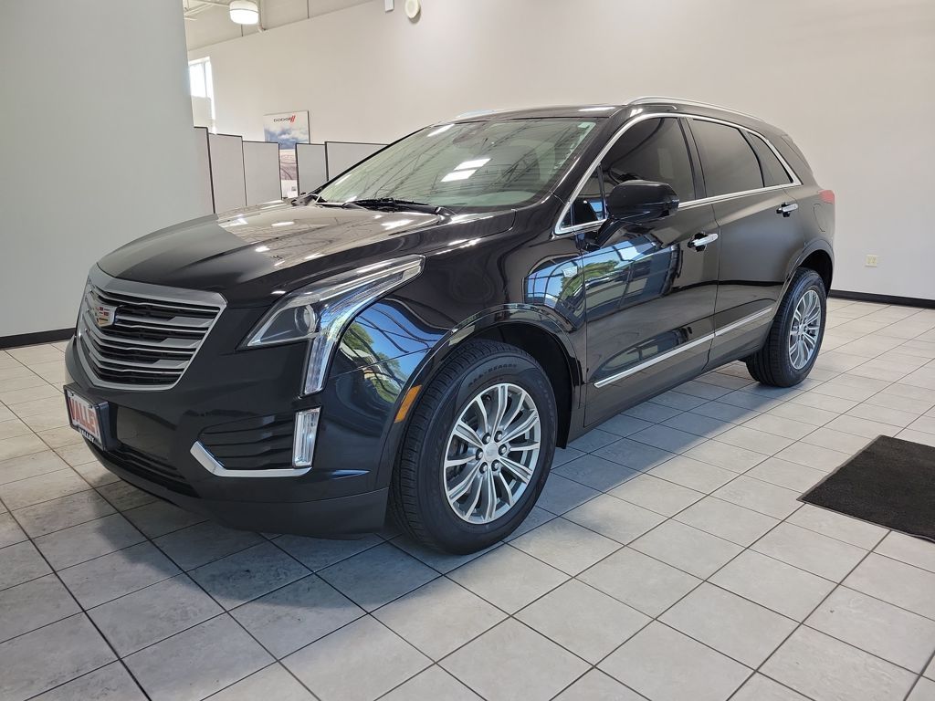 2017 Cadillac XT5 Luxury photo 2