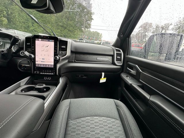 2025 Ram 3500 Big Horn photo 28