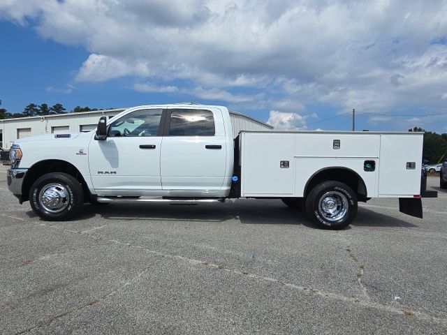 2024 Ram 3500 SLT photo 2