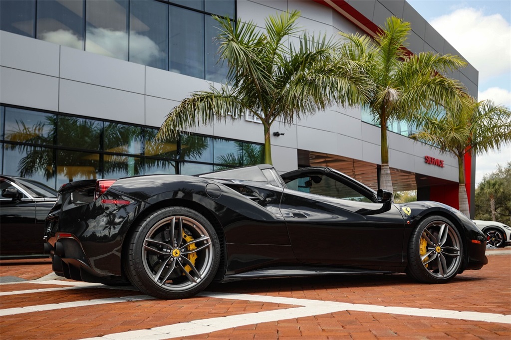 Certified Used 2018 Nero Daytona Metallic Ferrari Base image 25