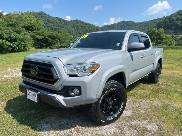 2020 Toyota Tacoma TRD Sport photo 3