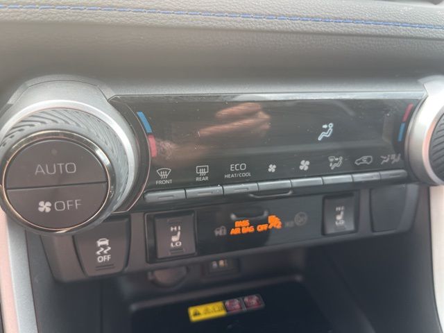 2023 Toyota RAV4 Hybrid XSE photo 17