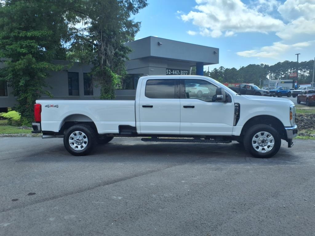 2024 Ford F-250 XLT photo 2