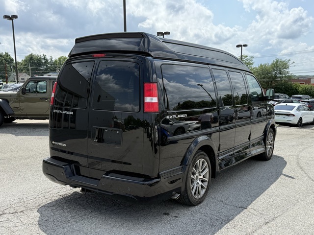 2021 Chevrolet Express 2500 LS photo 6