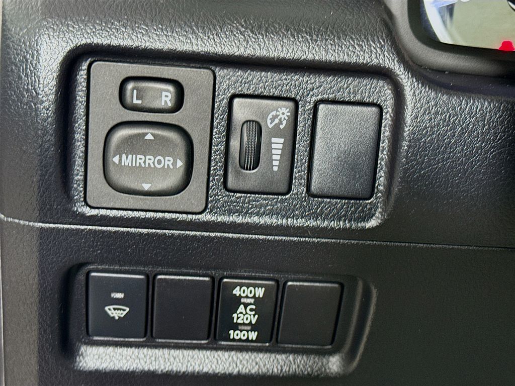 2015 Toyota 4Runner SR5 Premium photo 10
