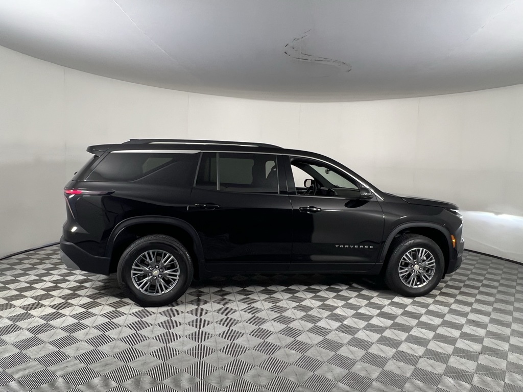 2025 Chevrolet Traverse 1LT photo 3