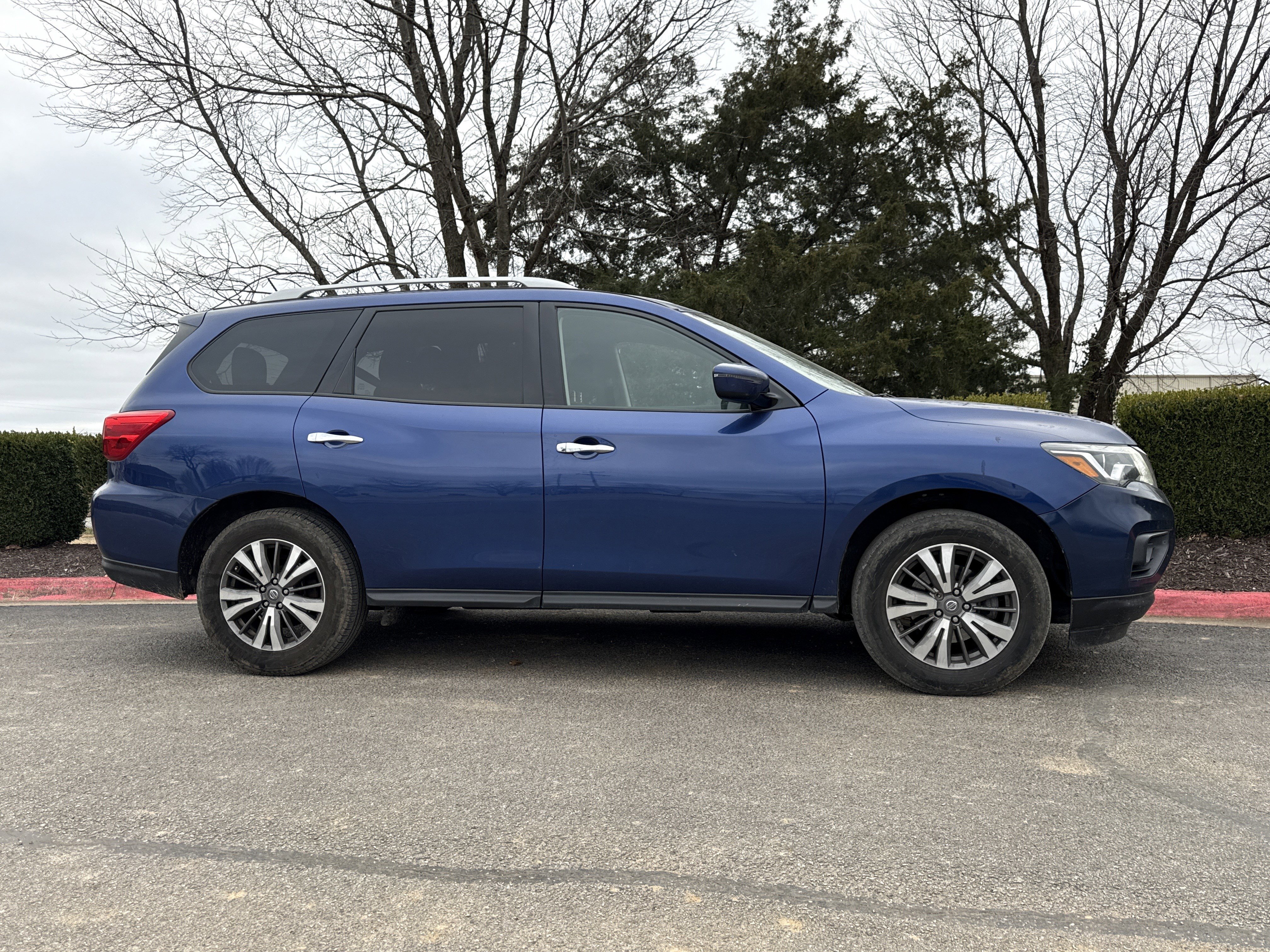 Used 2018 Nissan Pathfinder S with VIN 5N1DR2MMXJC662082 for sale in Bentonville, AR