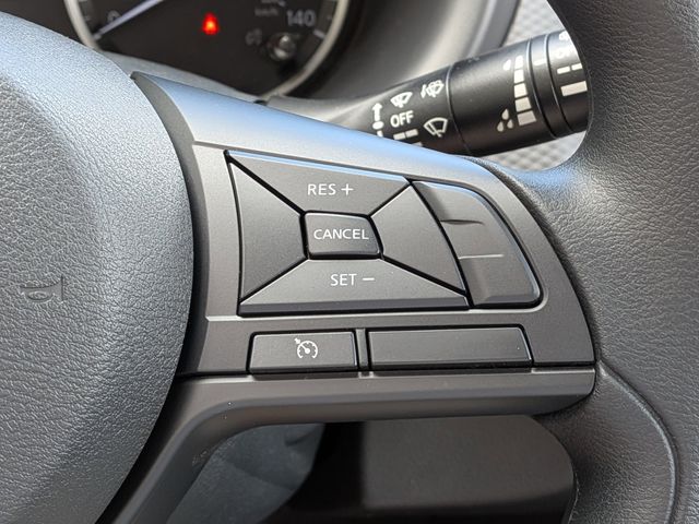 2025 Nissan Kicks Play S photo 21