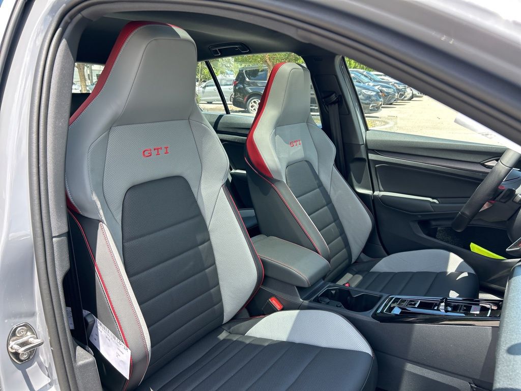 2025 Volkswagen Golf GTI SE photo 36