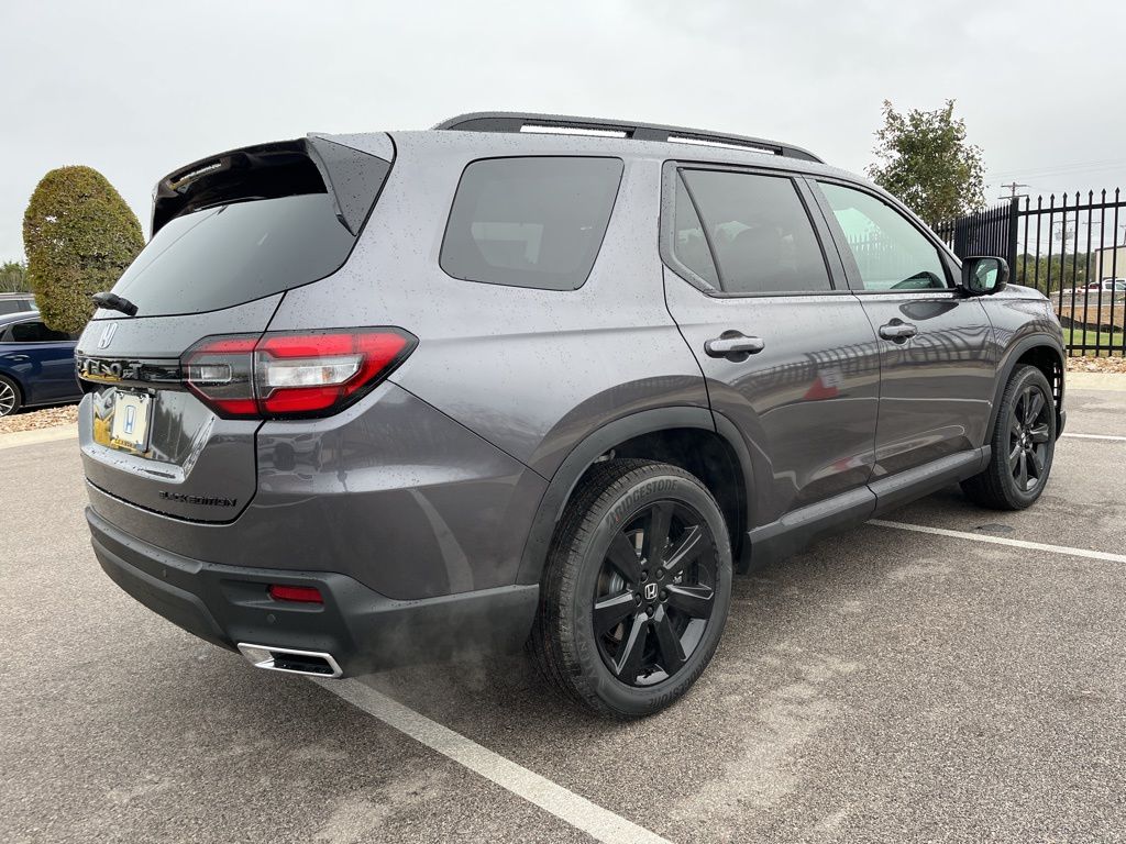 2025 Honda Pilot Black Edition photo 2