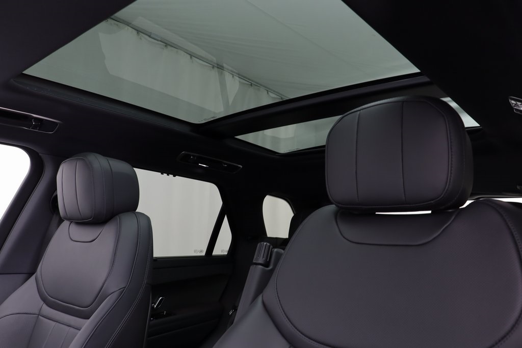 2025 Land Rover Range Rover Sport SE photo 12