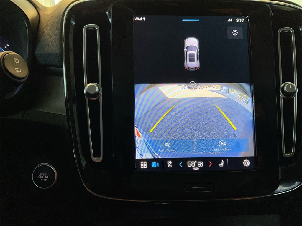 2023 Volvo XC40 AWD Ultimate photo 24