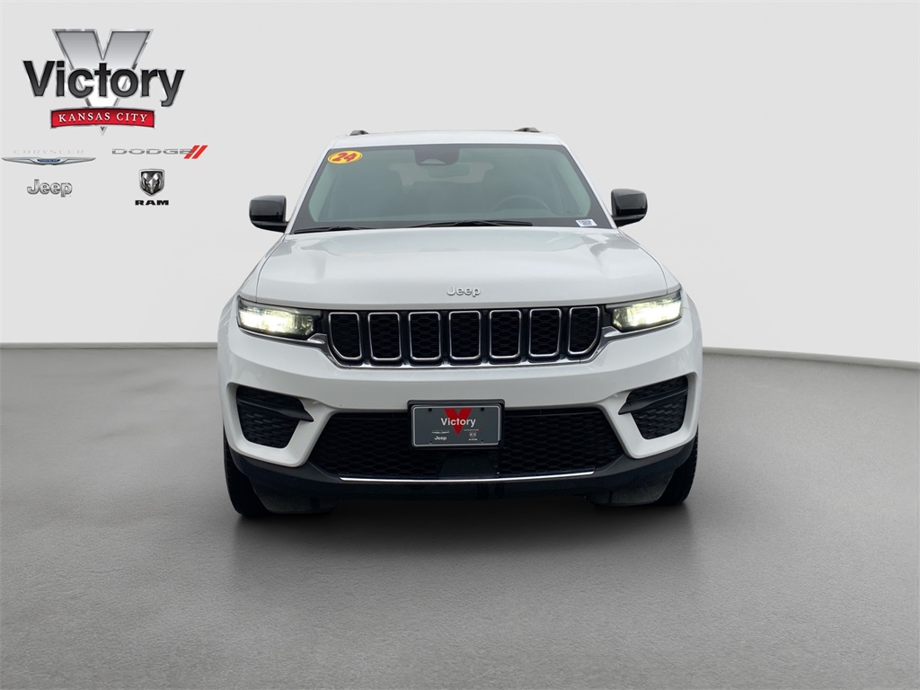 2024 Jeep Grand Cherokee Laredo photo 2