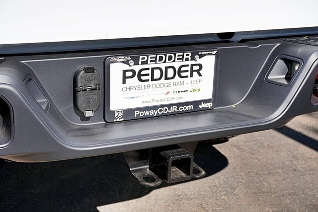 New 2025 Bright White Clear-Coat Exterior Paint Jeep Mojave image 19