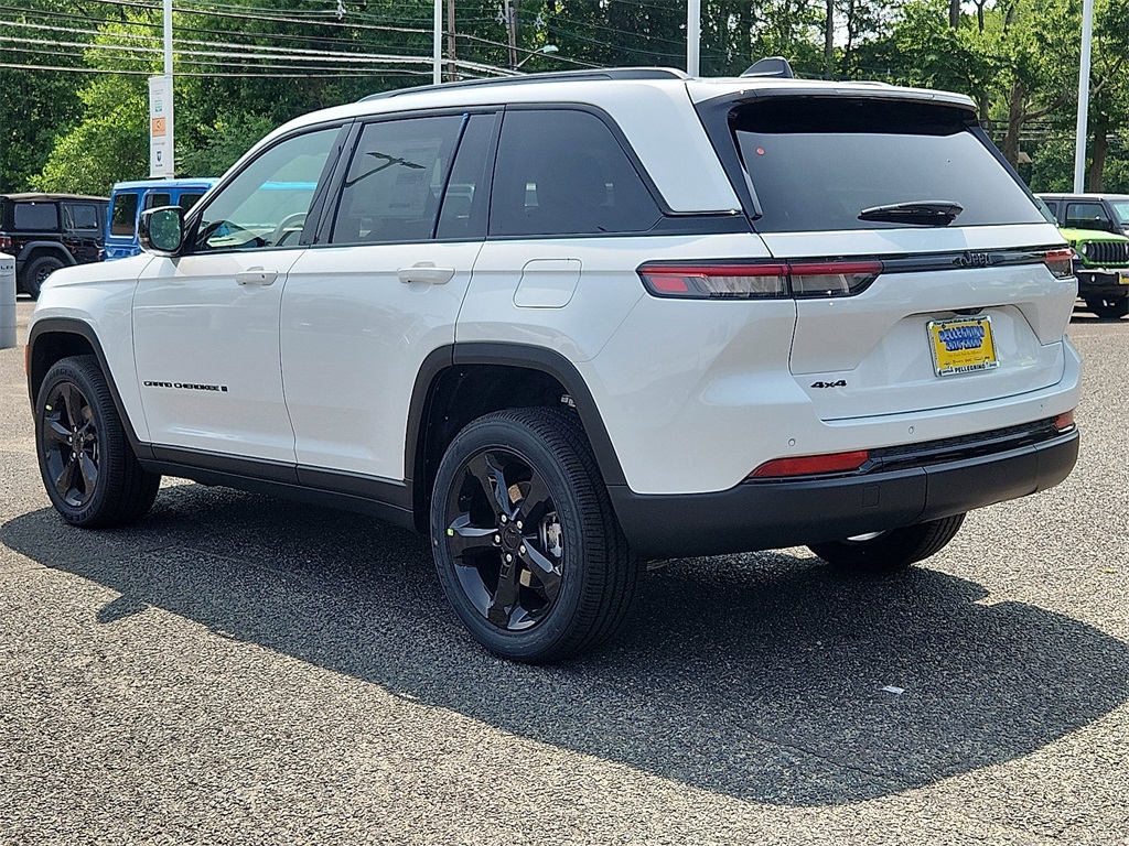 2025 Jeep Grand Cherokee Altitude X photo 3