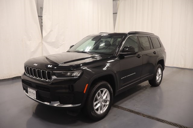 2025 Jeep Grand Cherokee Laredo X photo 4