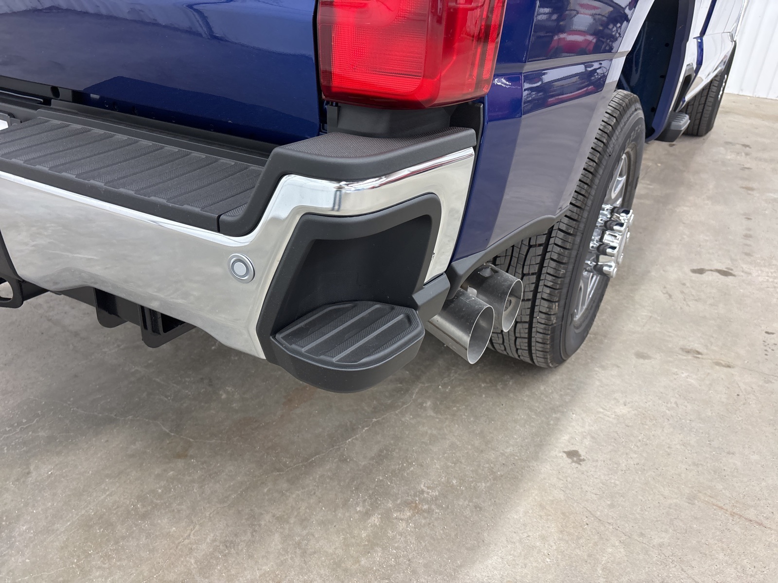 2026 Ford F-350 Lariat photo 8
