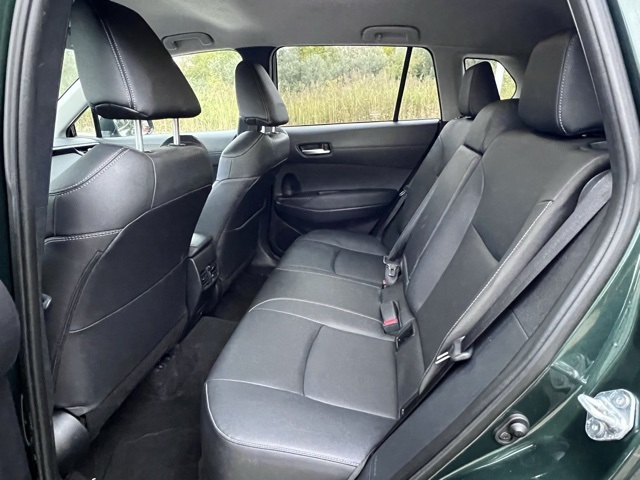 2024 Toyota Corolla Cross XLE photo 2