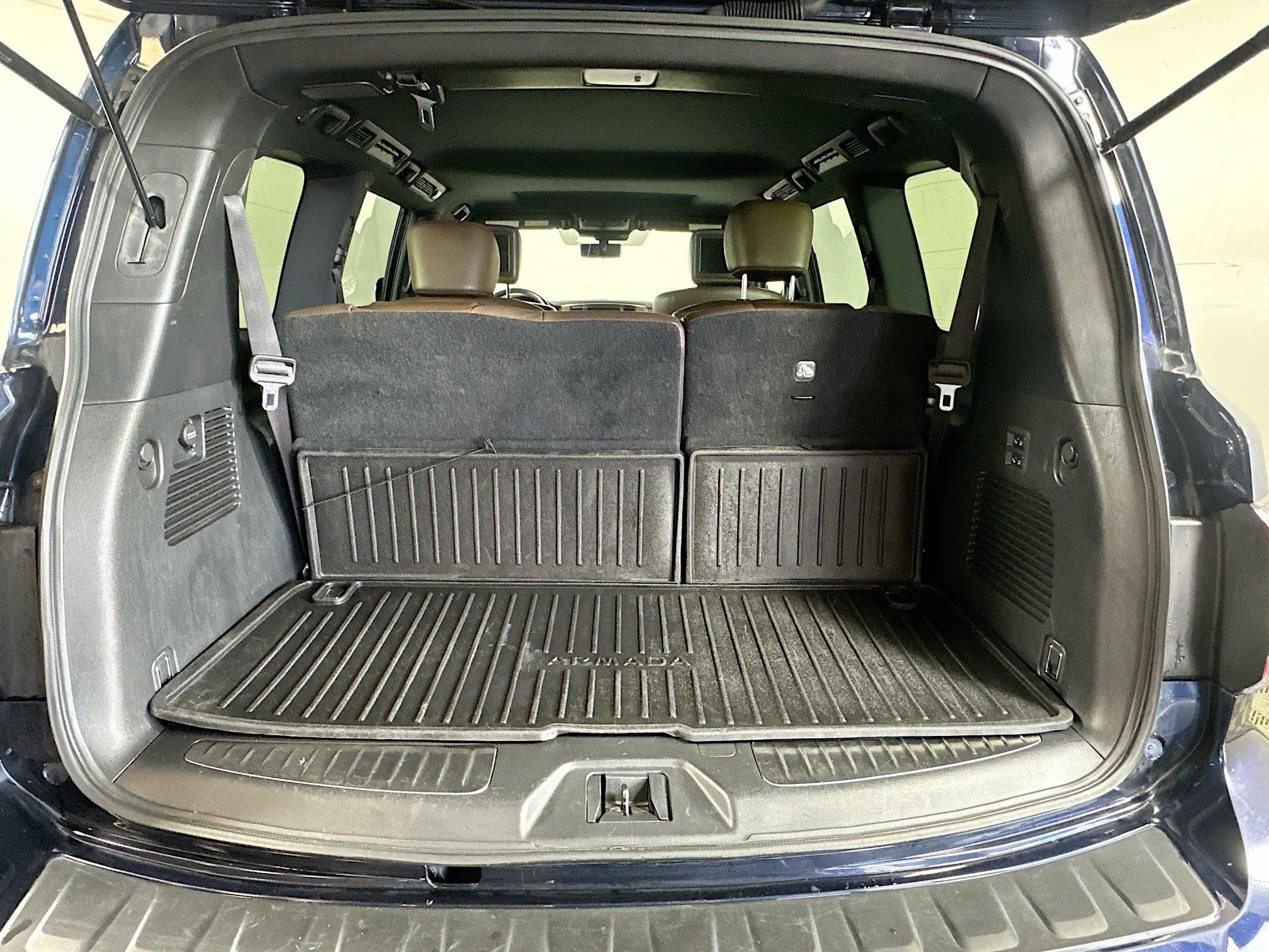 2019 Nissan Armada Platinum photo 28