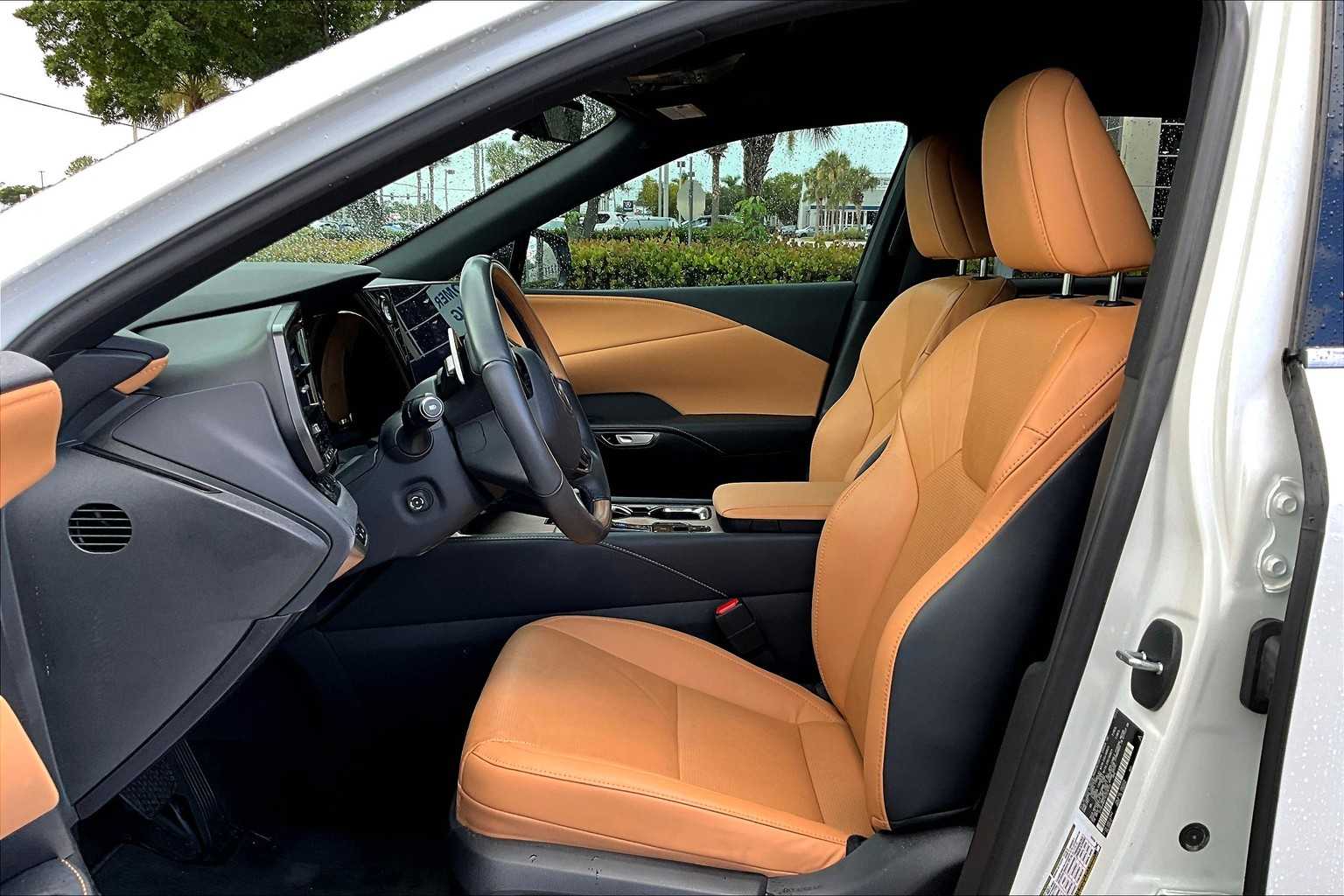 2024 Lexus RX Premium photo 7