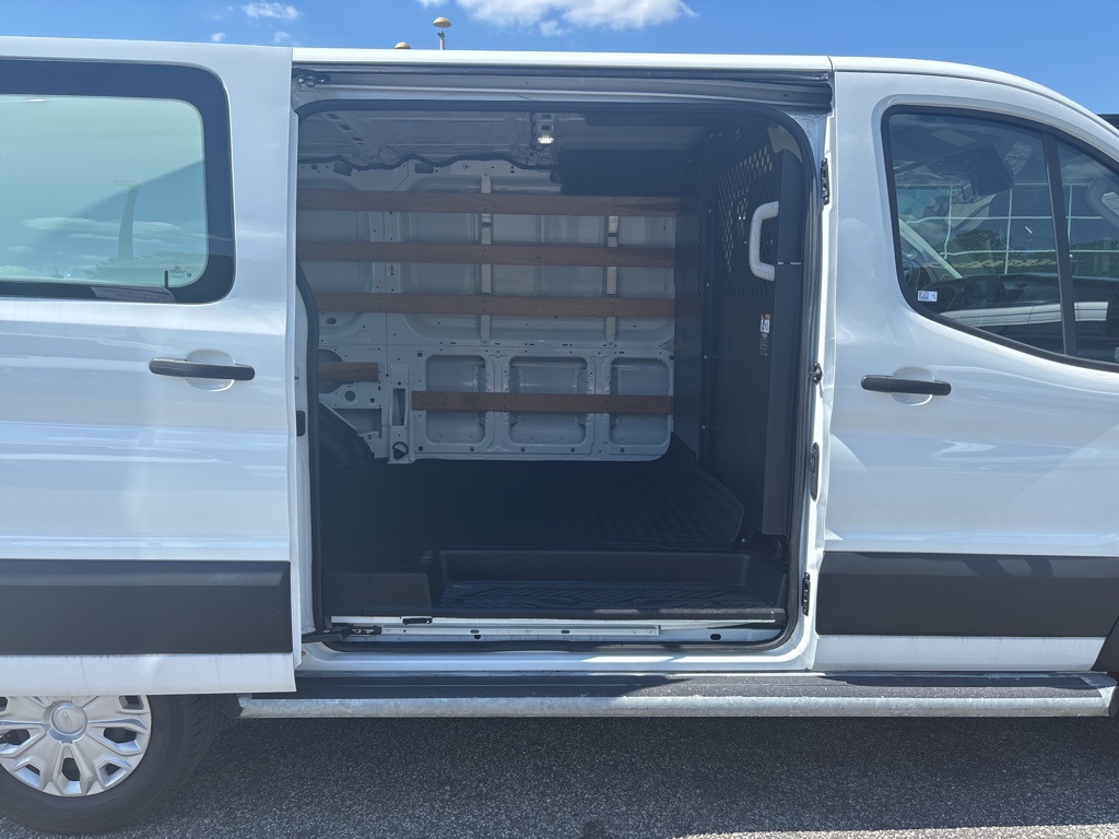 2023 Ford Transit Cargo Van photo 18