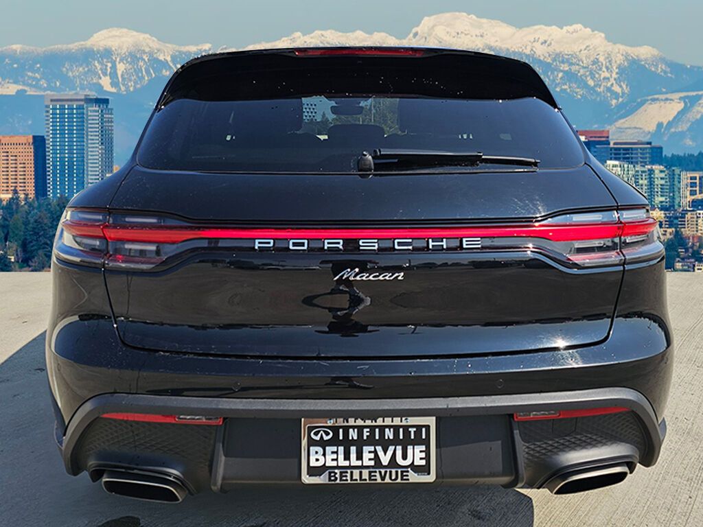 2024 Porsche Macan T photo 7