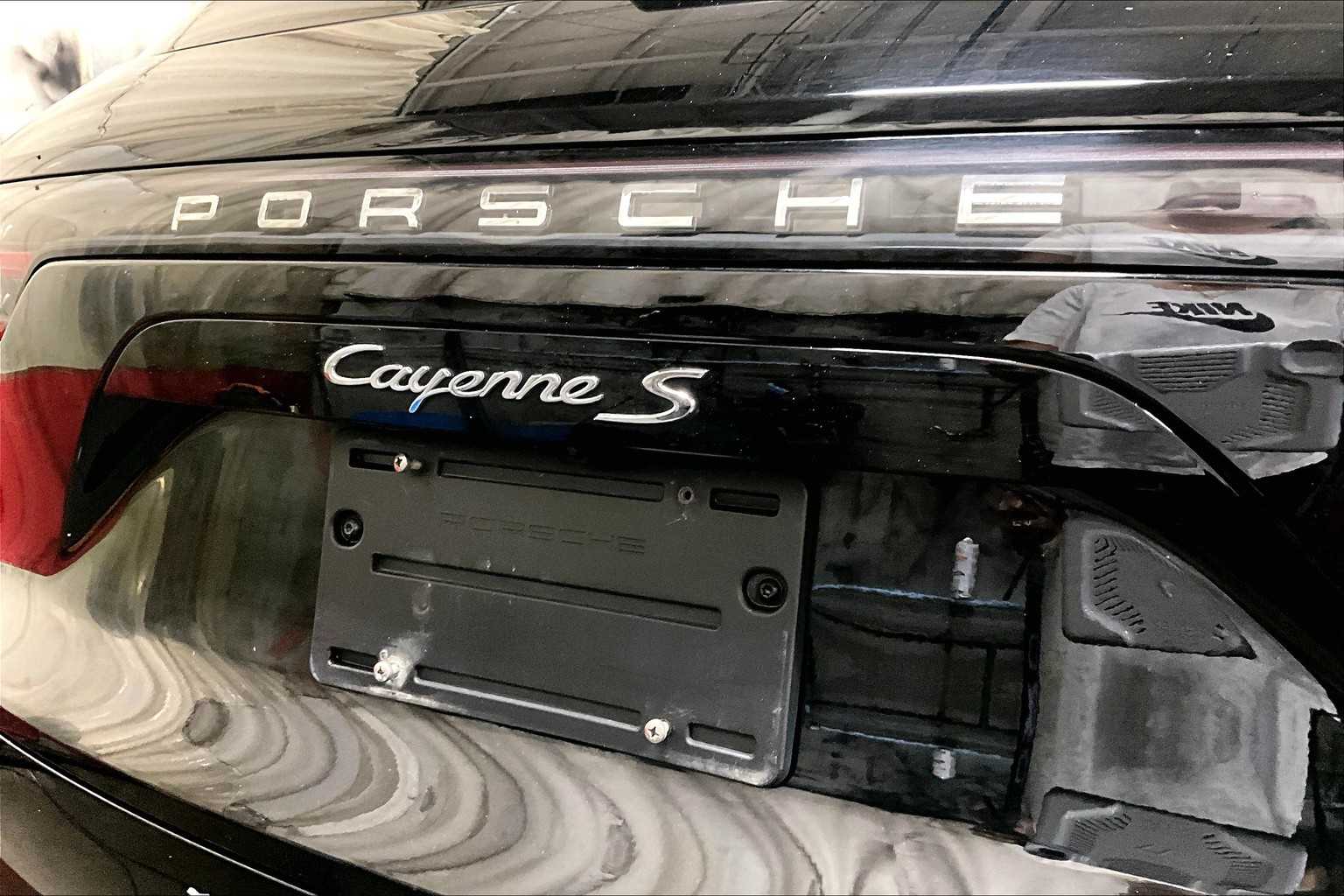 2021 Porsche Cayenne S photo 8