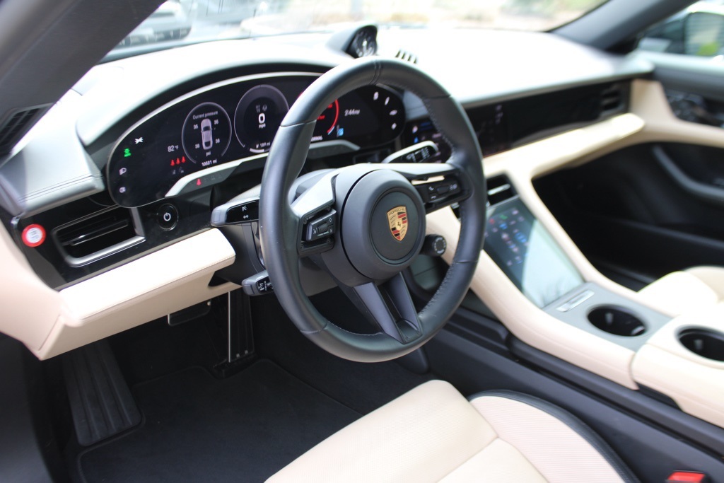 2025 Porsche Taycan Base photo 4