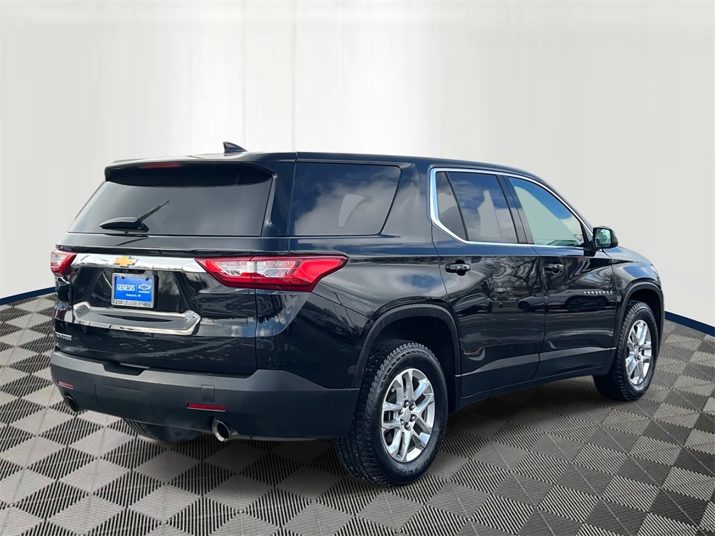 2021 Chevrolet Traverse LS photo 4