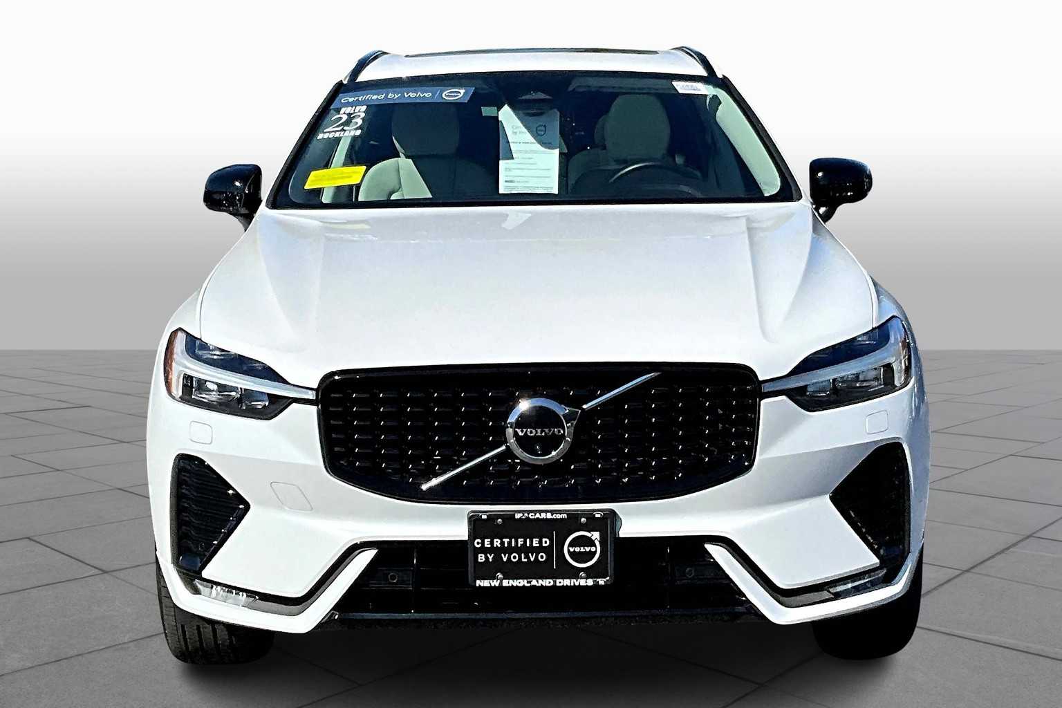 2023 Volvo XC60 Plus photo 3
