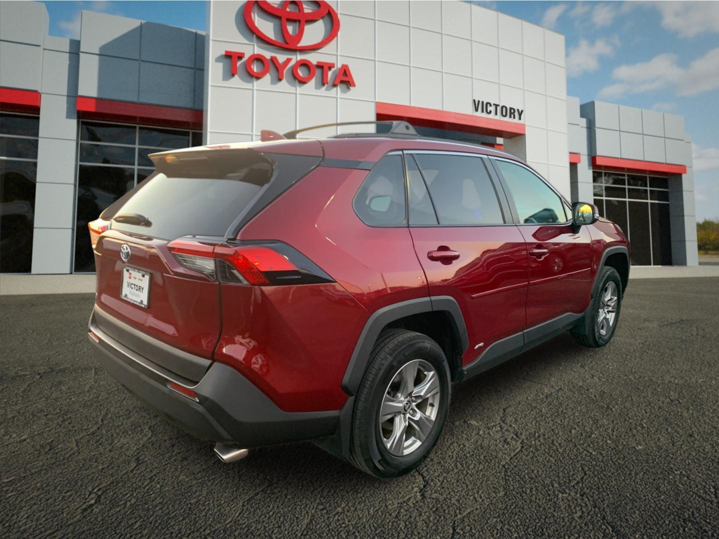 2024 Toyota RAV4 Hybrid XLE photo 2